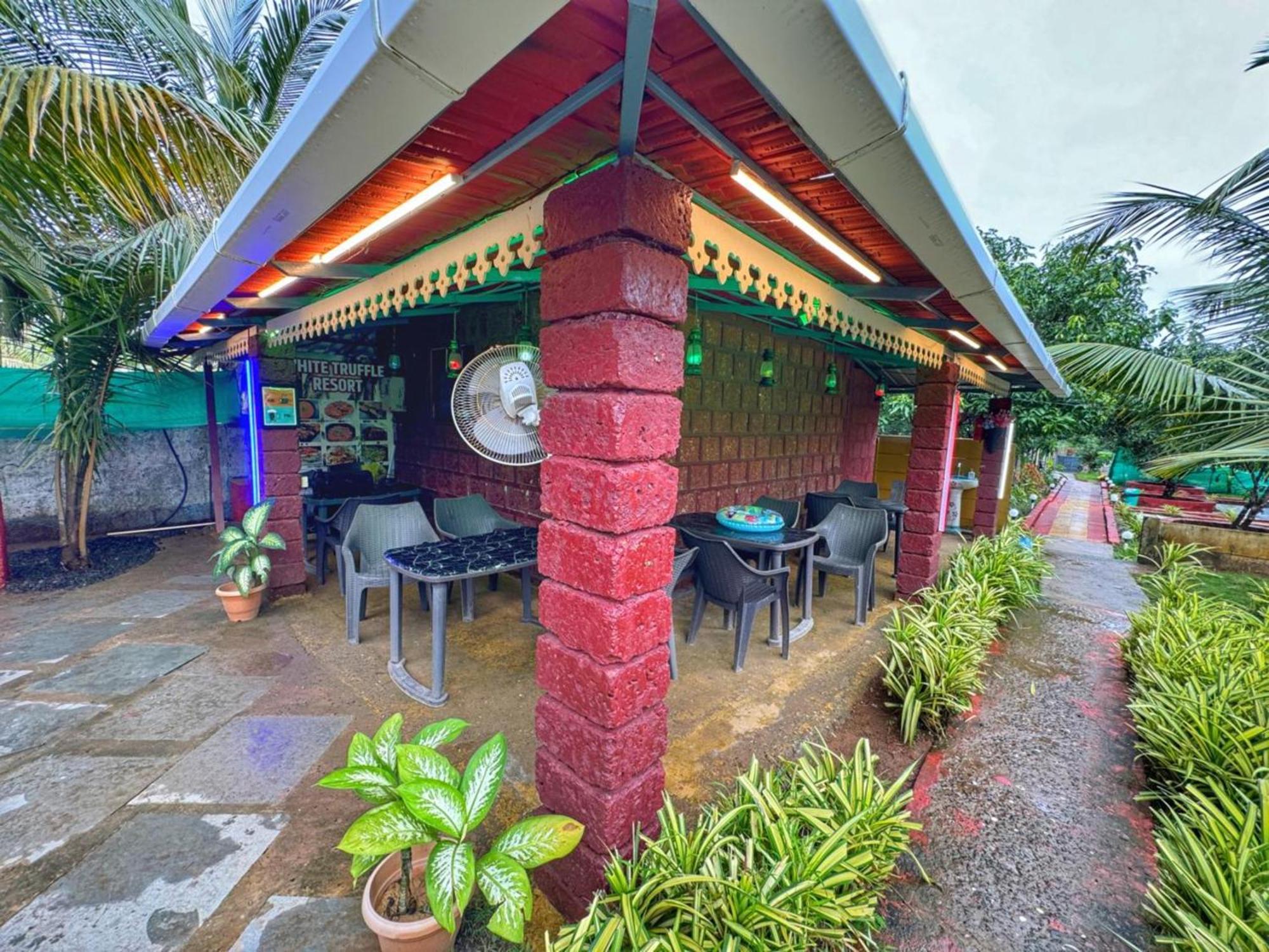 White Truffle Resort, Arambol Bagian luar foto